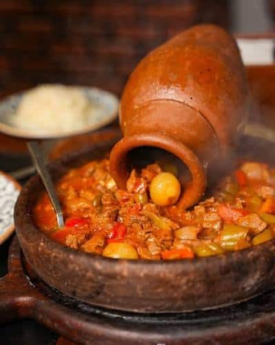 Kapadokya'da Nerede Yenir: Restoranlar, Kahvaltı ve Şaraplar