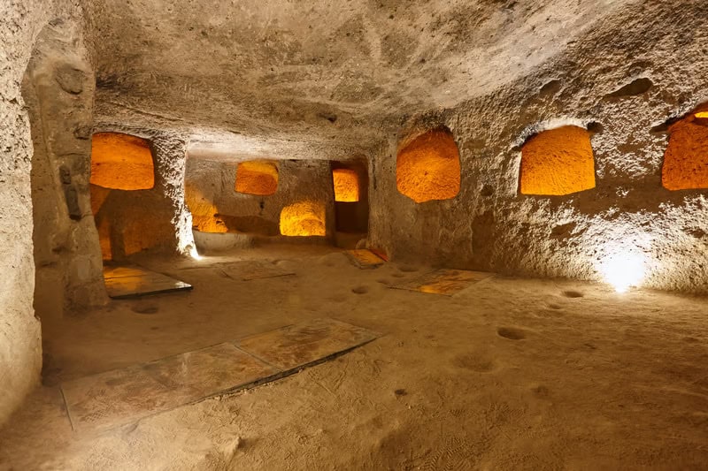 Kaymaklı vs. Derinkuyu: Which Underground City Should You Visit? Yeraltı şehirleri