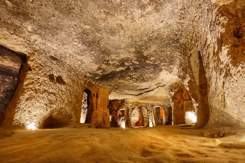 Ciudades Subterráneas de Capadocia: Derinkuyu y Kaymaklı Ciudades Subterráneas de Capadocia: Derinkuyu y Kaymaklı