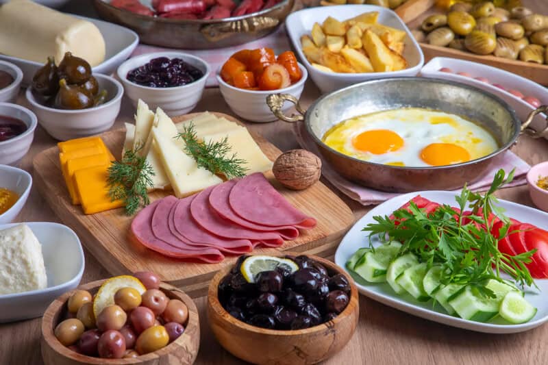Kapadokya'da Nerede Yenir: Restoranlar, Kahvaltı ve Şaraplar